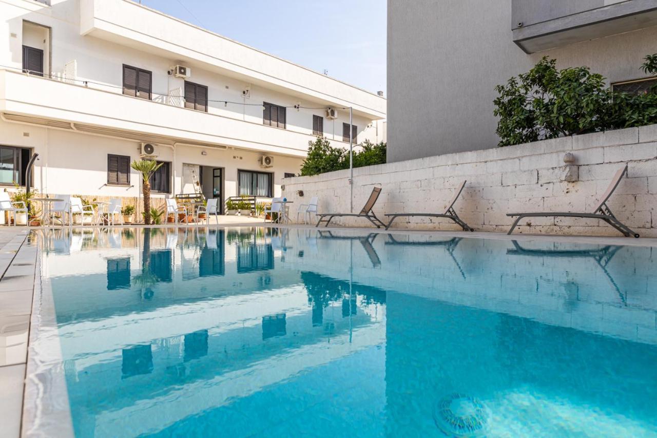 La Gemma Del Salento Rooms&Apartments Racale Bagian luar foto